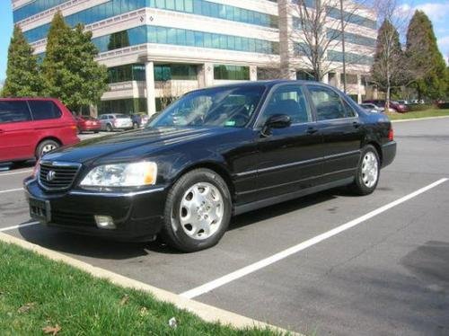 Photo of a 1999-2004 Acura RL in Nighthawk Black Pearl (paint color code B92P)