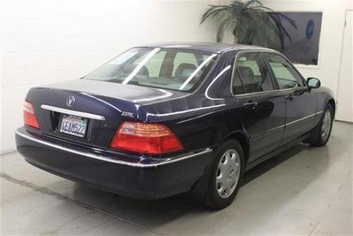 Photo of a 1999-2000 Acura RL in Monterey Blue Pearl (paint color code B93P)