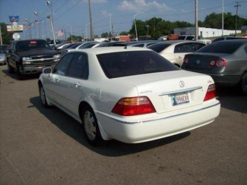 Photo of a 2002 Acura RL in Premium White Pearl (paint color code NH624P)
