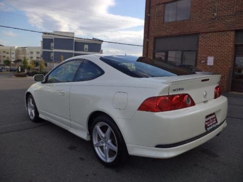 Photo of a 2005 Acura RSX in Premium White Pearl (paint color code NH624P)