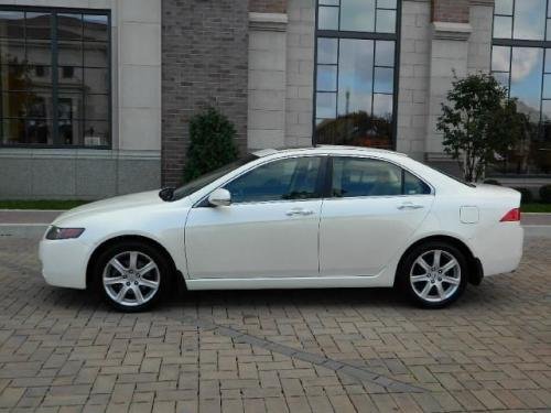 Photo of a 2005 Acura TSX in Premium White Pearl (paint color code NH624P)