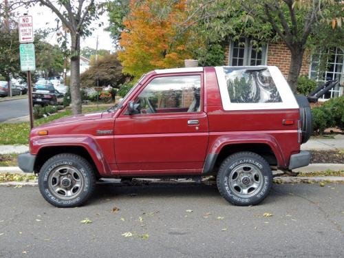 Photo of a 1992 Daihatsu Rocky in Red Metallic (paint color code 25L)