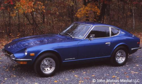 Photo of a 1970-1971 Datsun Z in Universal Blue (paint color code 903)