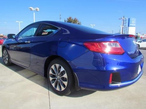 Photo of a 2013-2017 Honda Accord in Still Night Pearl (paint color code B575P)