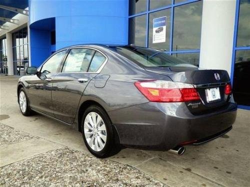 Photo of a 2015 Honda Accord in Modern Steel Metallic (paint color code NH797M)