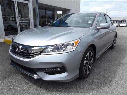 Photo of a 2017 Honda Accord in Lunar Silver Metallic (paint color code NH830M