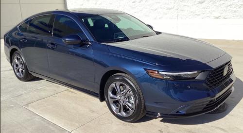 Photo of a 2023-2024 Honda Accord in Canyon River Blue Metallic (paint color code B640M)