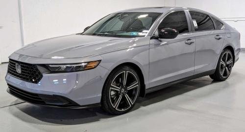 Photo of a 2023-2024 Honda Accord in Urban Gray Pearl (paint color code NH912P
