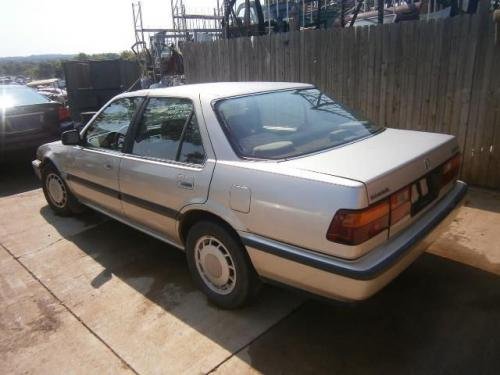 Photo of a 1988 Honda Accord in Misty Beige Metallic (paint color code YR59M)