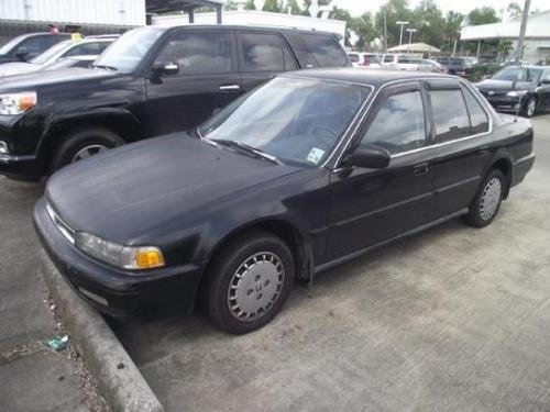 Photo of a 1990-1993 Honda Accord in Granada Black Pearl (paint color code NH503P