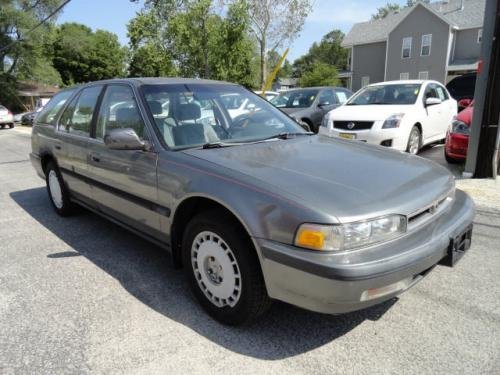 Photo of a 1991 Honda Accord in Pewter Gray Metallic (paint color code NH537M)