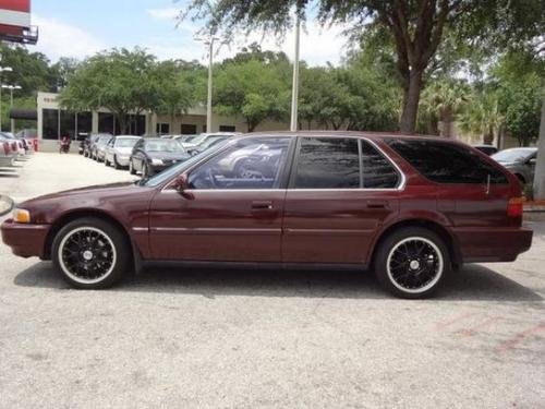 Photo of a 1990-1991 Honda Accord in Mulberry Red Pearl (paint color code R74P)