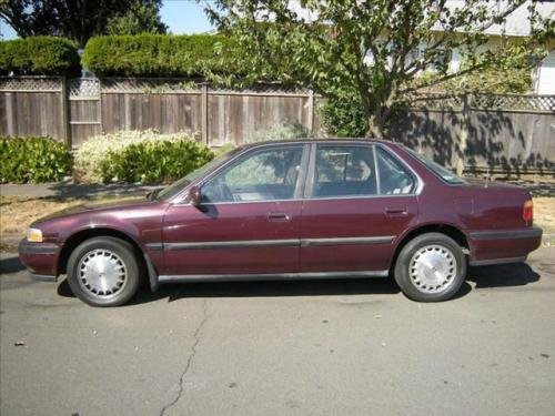 Photo of a 1990-1991 Honda Accord in Mulberry Red Pearl (paint color code R74P)
