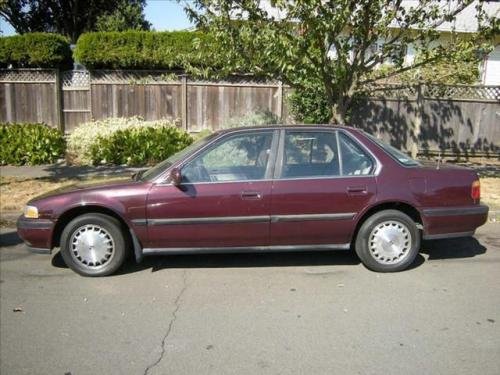 Photo of a 1990 Honda Accord in Mulberry Red Pearl (paint color code R74P)