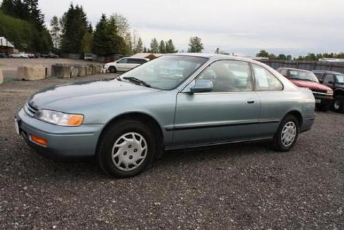 Photo of a 1994-1996 Honda Accord in Sage Green Metallic (paint color code G77M)