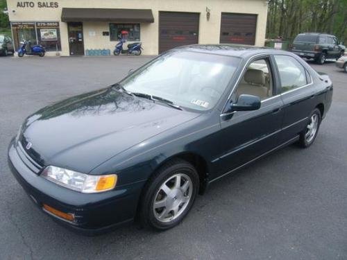 Photo of a 1994-1997 Honda Accord in Sherwood Green Pearl (paint color code G78P