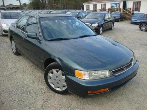 Photo of a 1996 Honda Accord in Eucalyptus Green Pearl (paint color code G83P)