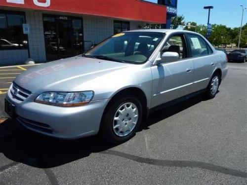 Photo of a 1999-2002 Honda Accord in Satin Silver Metallic (paint color code NH623M