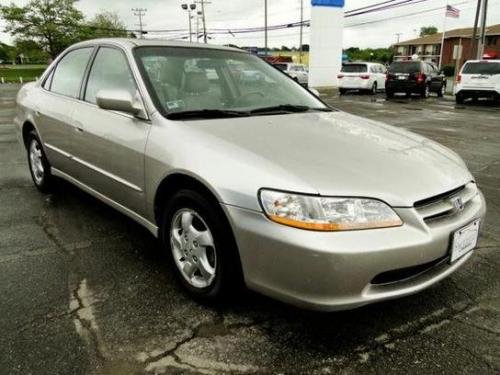 Photo of a 1998-1999 Honda Accord in Heather Mist Metallic (paint color code YR508M