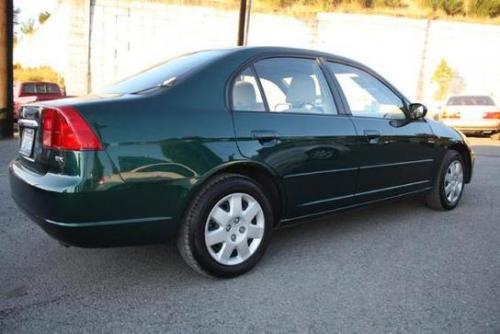 Photo of a 2001-2002 Honda Civic in Clover Green Pearl (paint color code G95P)