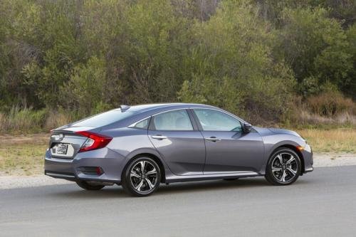 Photo of a 2016-2018 Honda Civic in Modern Steel Metallic (paint color code NH797M