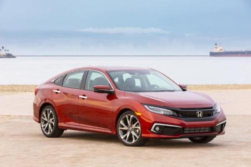 Photo of a 2019-2021 Honda Civic in Molten Lava Pearl (paint color code R539P)