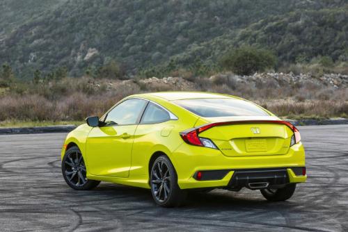 Photo of a 2019 Honda Civic in Tonic Yellow Pearl (paint color code Y78P)