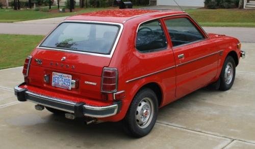 Photo of a 1977-1978 Honda Civic in Sophia Red (paint color code R31