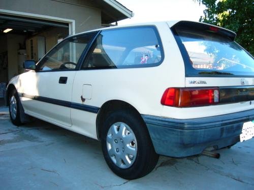 Photo of a 1988-1989 Honda Civic in Almond Cream (paint color code YR88)