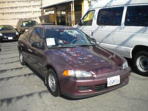 Photo of a 1993 Honda Civic in Camellia Red Pearl (paint color code R86P)