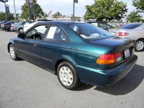 Photo of a 1996-1998 Honda Civic in Cypress Green Pearl (paint color code G82P)