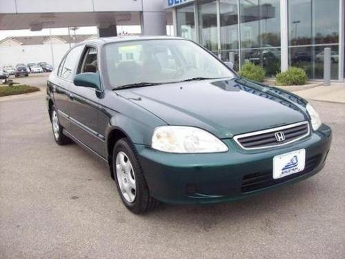 Photo of a 1999-2000 Honda Civic in Clover Green Pearl (paint color code G95P)