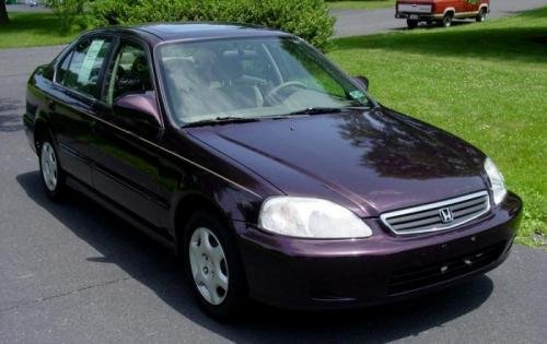 Photo of a 2000 Honda Civic in Vintage Plum Pearl (paint color code RP32P)