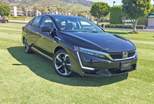 Photo of a 2017-2021 Honda Clarity in Crystal Black Pearl (paint color code NH731P)