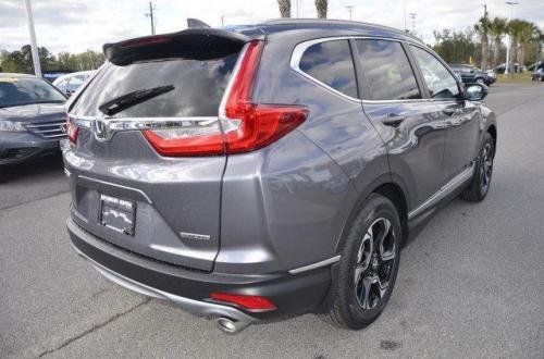 Photo of a 2017-2018 Honda CR-V in Modern Steel Metallic (paint color code NH797M