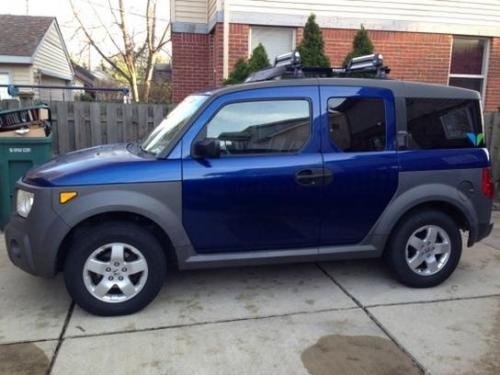Photo of a 2005 Honda Element in Fiji Blue Pearl (paint color code B529P