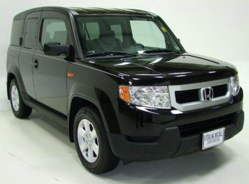 Photo of a 2009-2011 Honda Element in Crystal Black Pearl (paint color code NH731P)