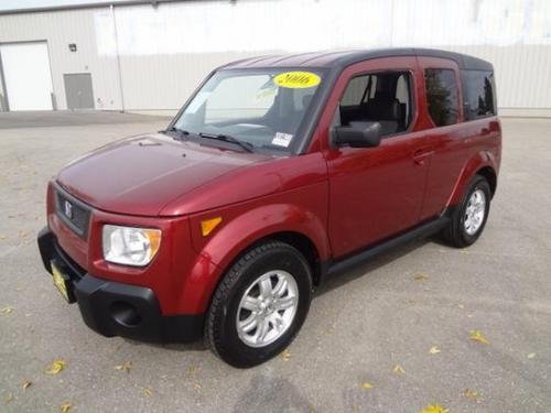 Photo of a 2006 Honda Element in Tango Red Pearl (paint color code R525P)