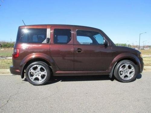 Photo of a 2007-2008 Honda Element in Root Beer Metallic (paint color code YR569M