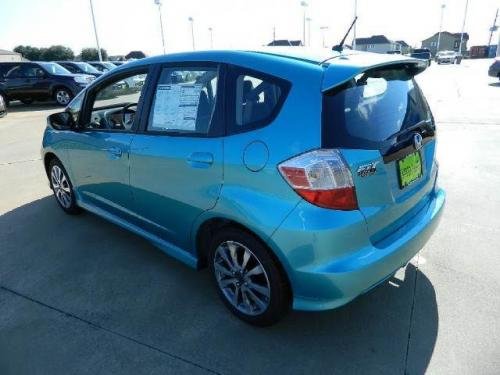 Photo of a 2012 Honda Fit in Blue Raspberry Metallic (paint color code BG59M)