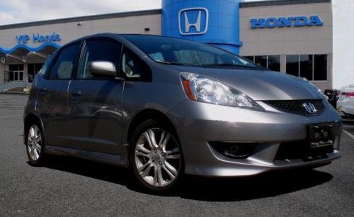 Photo of a 2009 Honda Fit in Storm Silver Metallic (paint color code NH642M)