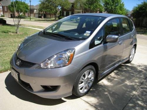 Photo of a 2009-2010 Honda Fit in Storm Silver Metallic (paint color code NH642M)