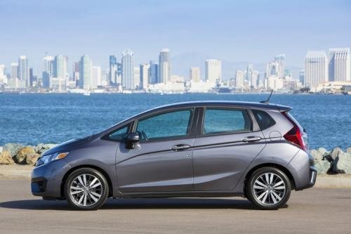 Photo of a 2015-2018 Honda Fit in Modern Steel Metallic (paint color code NH797M