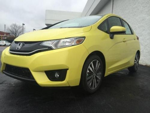 Photo of a 2015-2017 Honda Fit in Mystic Yellow Pearl (paint color code Y72P)