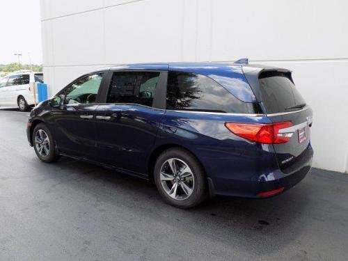 Photo of a 2018-2024 Honda Odyssey in Obsidian Blue Pearl (paint color code B588P