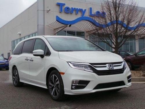 Photo of a 2018-2019 Honda Odyssey in White Diamond Pearl (paint color code NH603P
