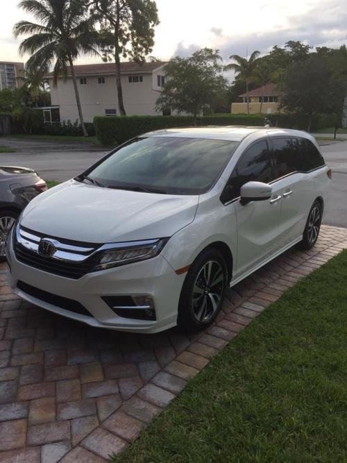 Photo of a 2018-2019 Honda Odyssey in White Diamond Pearl (paint color code NH603P