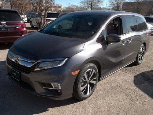 Photo of a 2018 Honda Odyssey in Modern Steel Metallic (paint color code NH797M