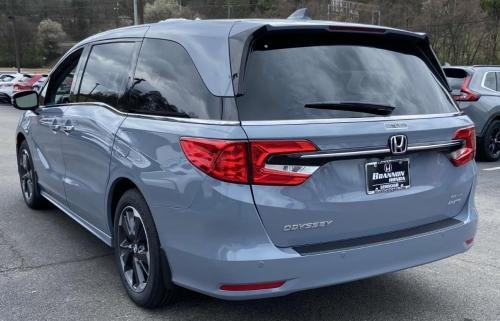 Photo of a 2024 Honda Odyssey in Sonic Gray Pearl (paint color code NH877P)