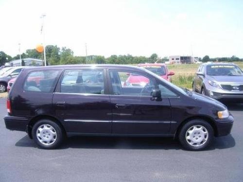 Photo of a 1997-1998 Honda Odyssey in Black Currant Pearl (paint color code RP25P